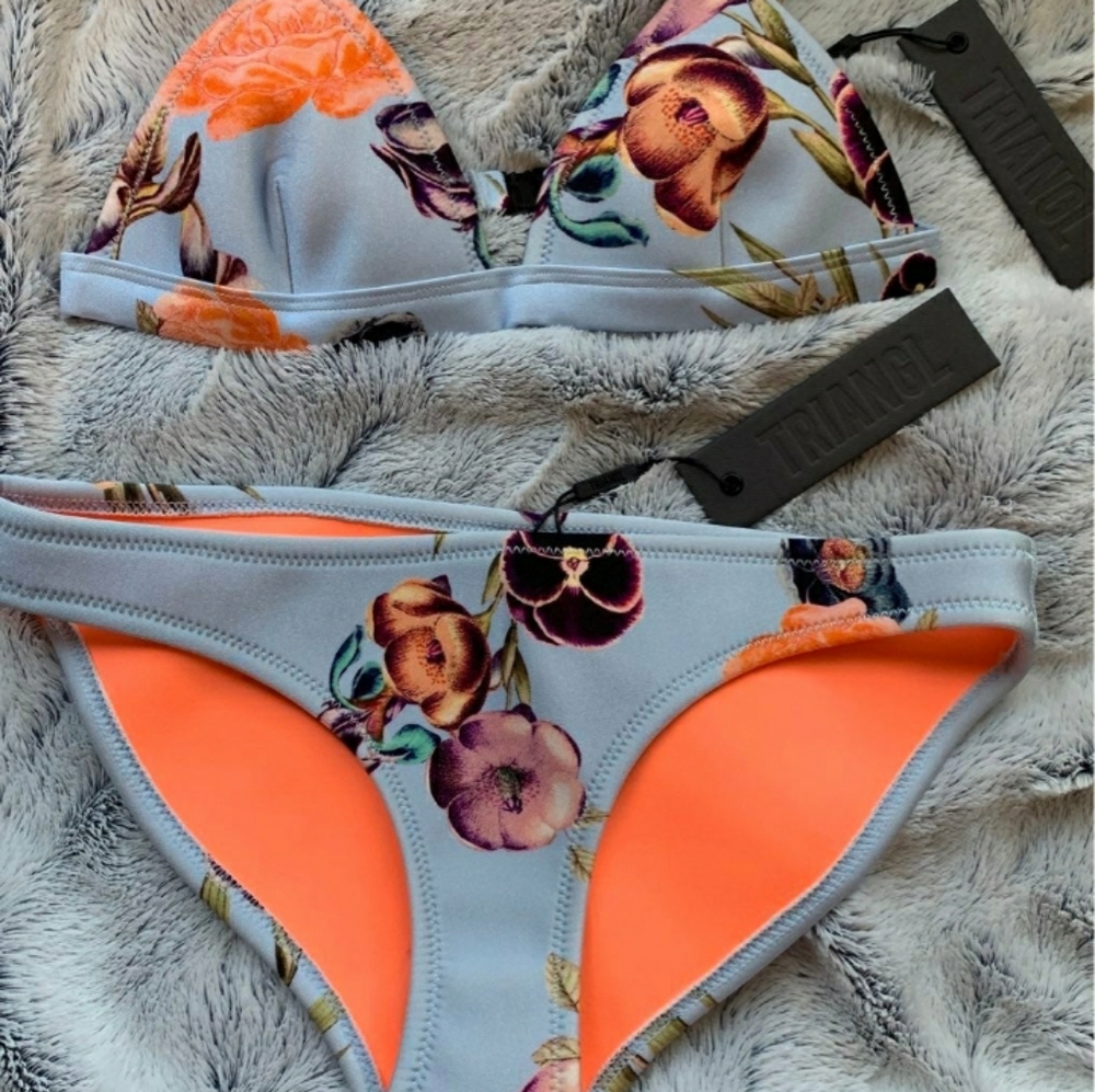 NWT Light Blue Floral Bikini Triangl X-small